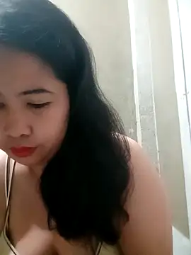 Creamy Pussycat28 online show from November 21, 2025, 9:35 pm