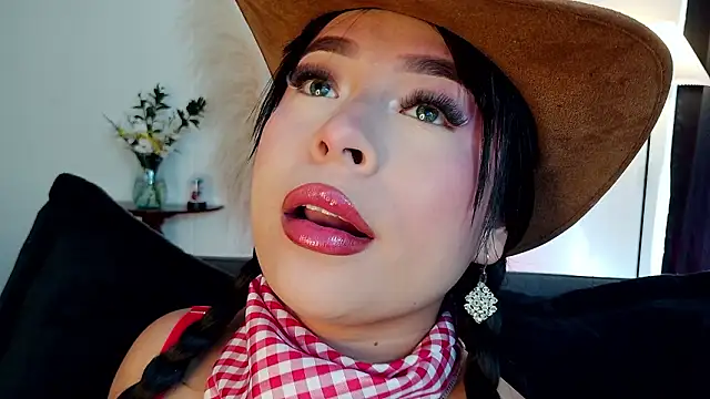 mia roux1 online show from February 8, 2026, 8:01 pm