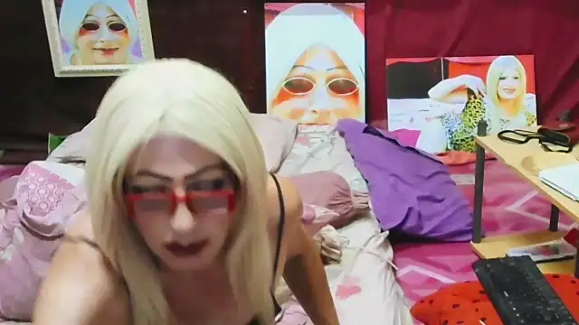 Snapshot of horni4luv chatting on April 10, 2026, 8:46 pm horni4luv online show from April 10, 2026, 8:46 pm