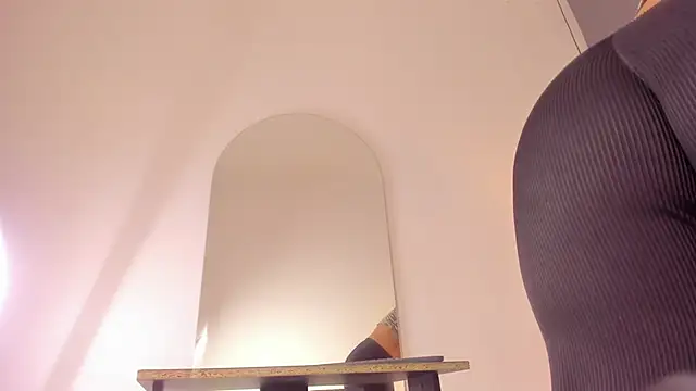 Snapshot of Miss_ambrer_ chatting on June 30, 2026, 4:13 am Miss ambrer online show from June 30, 2026, 4:13 am