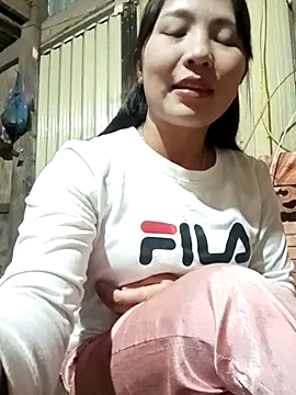 Snapshot of -Lanaa- chatting on November 20, 2025, 6:24 am -Lanaa- online show from November 20, 2025, 6:24 am