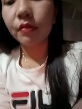 Snapshot of -Lanaa- chatting on November 27, 2025, 6:10 pm -Lanaa- online show from November 27, 2025, 6:10 pm