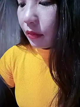 Snapshot of -Lanaa- chatting on November 28, 2025, 6:21 pm -Lanaa- online show from November 28, 2025, 6:21 pm