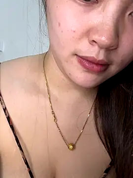 Snapshot of helo-kitty chatting on November 6, 2025, 8:21 pm helo-kitty online show from November 6, 2025, 8:21 pm