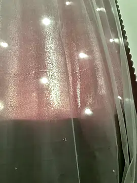 Snapshot of helo-kitty chatting on December 15, 2025, 7:56 am helo-kitty online show from December 15, 2025, 7:56 am