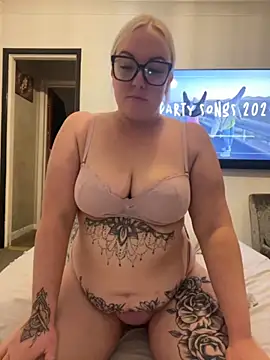 Snapshot of Jenna-LeeXX chatting on November 9, 2025, 6:06 pm Jenna-LeeXX online show from November 9, 2025, 6:06 pm