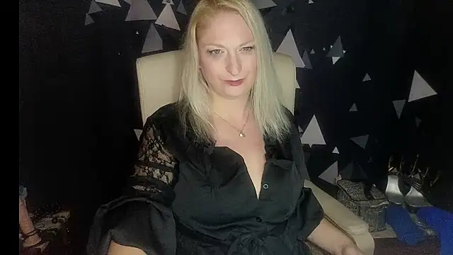 MonicaMis online show from November 25, 2025, 3:34 pm