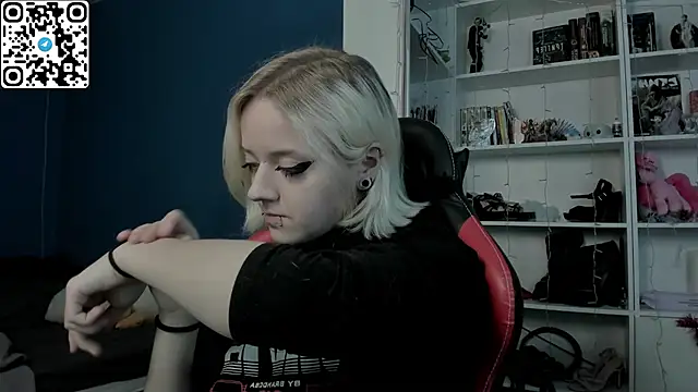 Holy Mistress S online show from December 19, 2025, 10:00 am