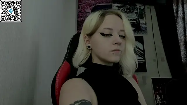 Snapshot of Holy_Mistress_S chatting on July 14, 2026, 8:08 am Holy Mistress S online show from July 14, 2026, 8:08 am