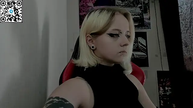 Snapshot of Holy_Mistress_S chatting on July 18, 2026, 10:19 am Holy Mistress S online show from July 18, 2026, 10:19 am