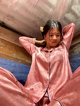 Snapshot of ninixinh chatting on October 30, 2025, 1:01 pm ninixinh online show from October 30, 2025, 1:01 pm