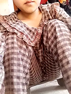 Quynhsumon online show from April 6, 2026, 8:15 am