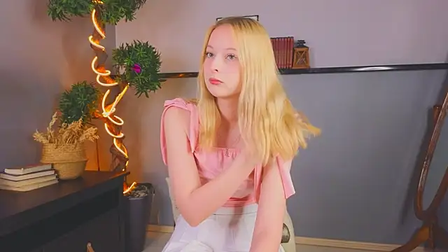 YungLyssy online show from November 30, 2025, 2:37 am