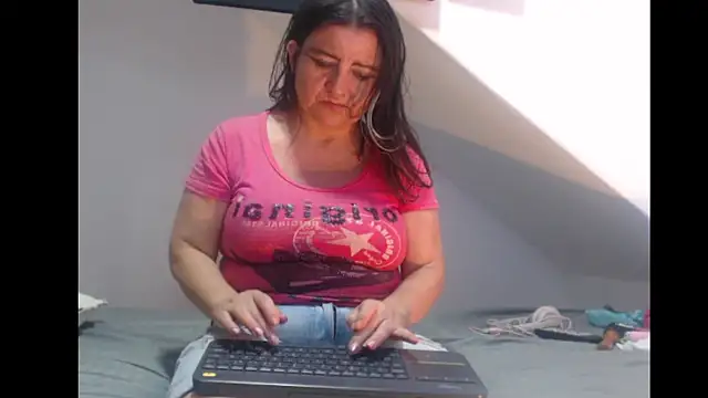 Debora Cienfuegos25 online show from February 22, 2026, 2:02 am