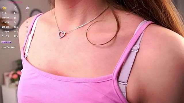 Snapshot of LeonoraWoods chatting on November 7, 2025, 6:02 am LeonoraWoods online show from November 7, 2025, 6:02 am