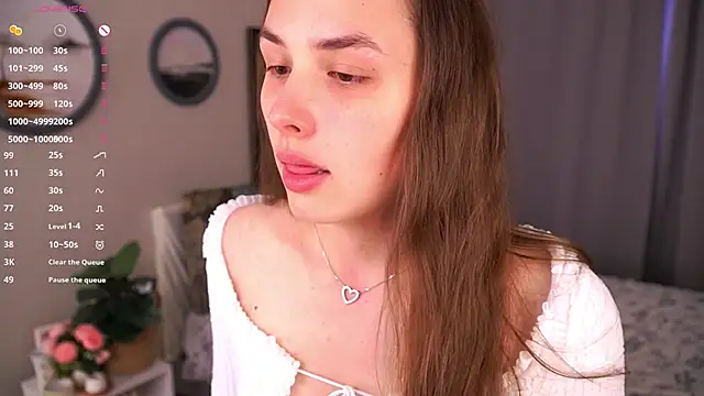 Snapshot of LeonoraWoods chatting on November 9, 2025, 6:01 am LeonoraWoods online show from November 9, 2025, 6:01 am