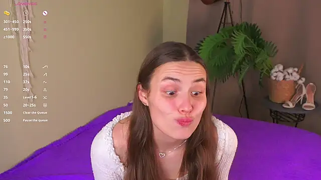 Snapshot of LeonoraWoods chatting on November 30, 2025, 5:11 am LeonoraWoods online show from November 30, 2025, 5:11 am