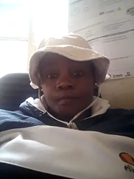 blackbeautyxx92 online show from November 3, 2025, 8:37 am