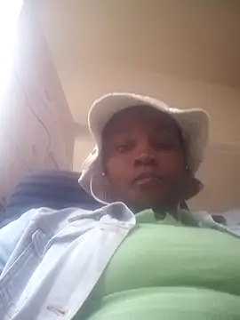 blackbeautyxx92 online show from November 4, 2025, 8:46 am