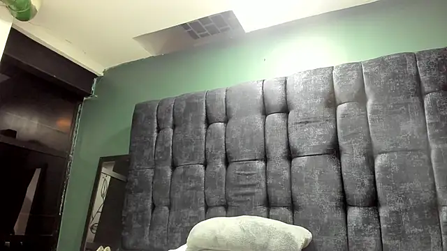 Alice  Morgan  online show from November 1, 2025, 12:07 pm