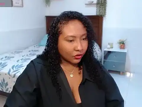 KaroldelaTorree online show from October 24, 2025, 2:46 pm