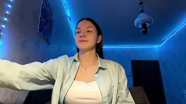 Beauty miIa online show from November 14, 2025, 4:38 pm