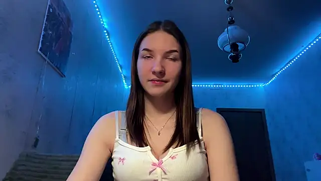 Beauty miIa online show from November 27, 2025, 7:16 pm