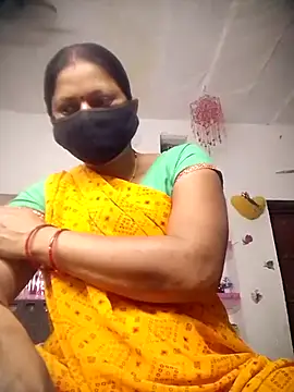 QRESABABY online show from November 1, 2025, 10:12 pm