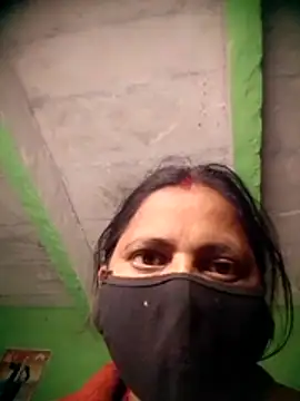 QRESABABY online show from November 8, 2025, 11:36 pm