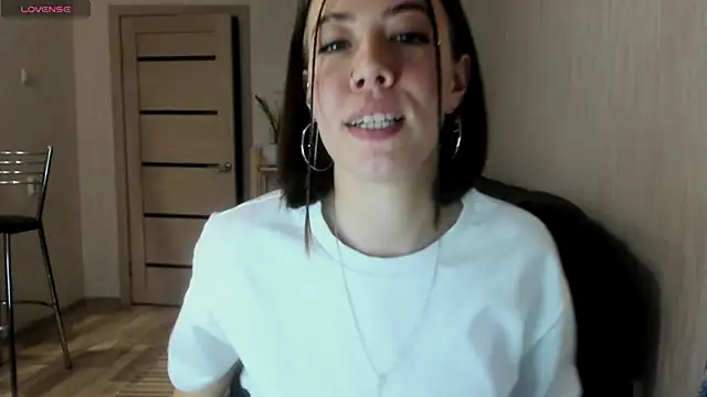 Snapshot of twinkle_rosie chatting on October 25, 2025, 6:57 pm twinkle rosie online show from October 25, 2025, 6:57 pm