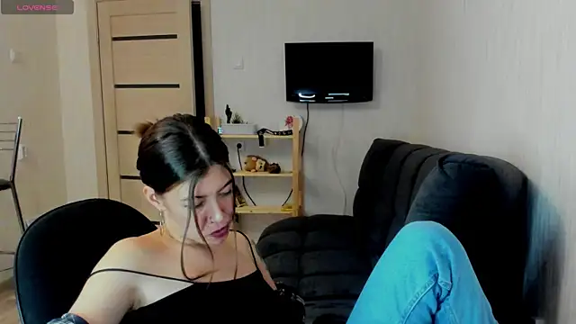 Snapshot of twinkle_rosie chatting on December 13, 2025, 7:53 pm twinkle rosie online show from December 13, 2025, 7:53 pm