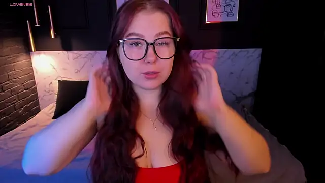 EffyBlush online show from November 14, 2025, 1:32 pm