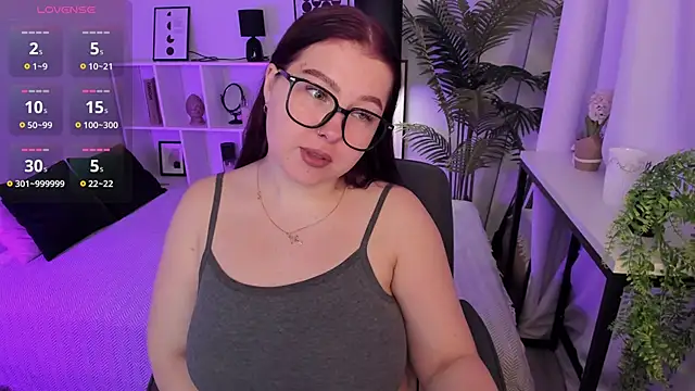 EffyBlush online show from November 23, 2025, 1:33 pm