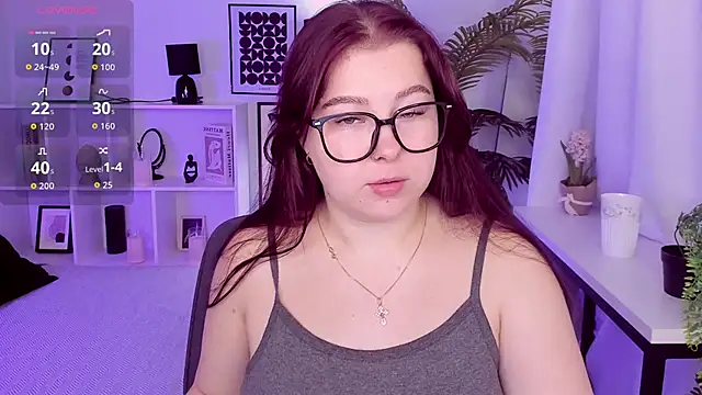 EffyBlush online show from December 4, 2025, 1:42 pm