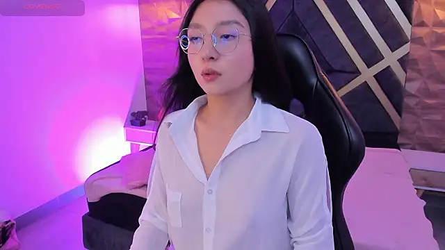 sydney miller  online show from February 24, 2026, 11:36 pm