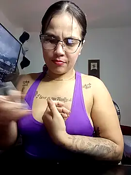 Snapshot of tattyHot95 chatting on March 12, 2026, 6:25 pm tattyHot95 online show from March 12, 2026, 6:25 pm