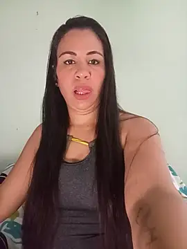 Snapshot of LeilaTaylor chatting on November 7, 2025, 1:11 pm LeilaTaylor online show from November 7, 2025, 1:11 pm