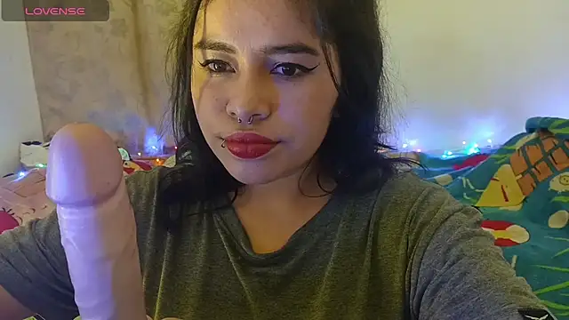 Snapshot of Magic_Alicee_ chatting on November 8, 2025, 3:29 am Magic Alicee online show from November 8, 2025, 3:29 am