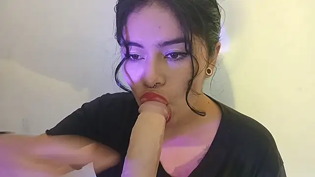 Snapshot of Magic_Alicee_ chatting on November 9, 2025, 8:51 pm Magic Alicee online show from November 9, 2025, 8:51 pm