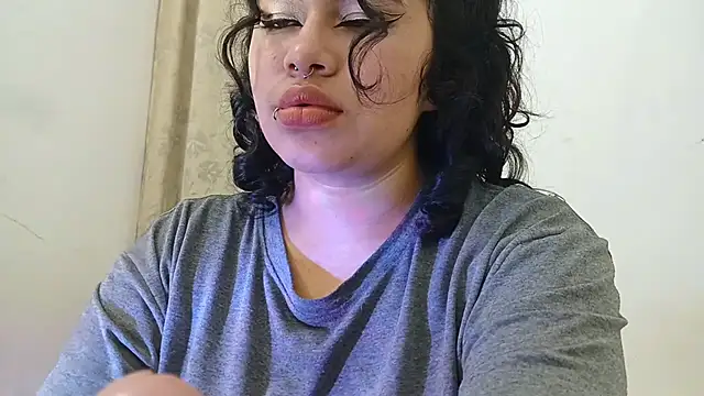 Snapshot of Magic_Alicee_ chatting on November 13, 2025, 4:00 am Magic Alicee online show from November 13, 2025, 4:00 am