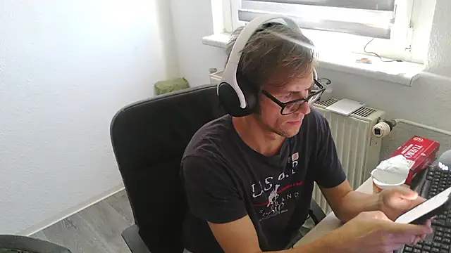 StephPra94 online show from July 8, 2026, 11:58 am