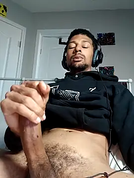 Snapshot of BigPrettyDick777 chatting on February 5, 2026, 10:25 pm BigPrettyDick777 online show from February 5, 2026, 10:25 pm