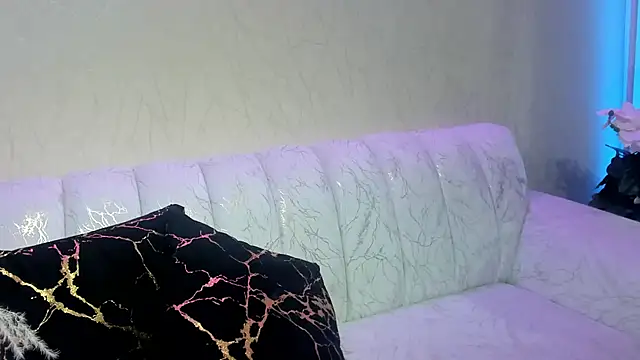 SofiaDiFiore online show from October 28, 2025, 3:14 pm