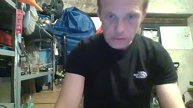 tommy3300 online show from April 9, 2026, 10:48 pm