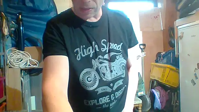 tommy3300 online show from April 12, 2026, 5:45 am