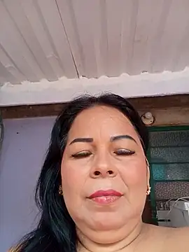 Snapshot of mother2-divorced chatting on March 5, 2026, 1:40 pm mother2-divorced online show from March 5, 2026, 1:40 pm