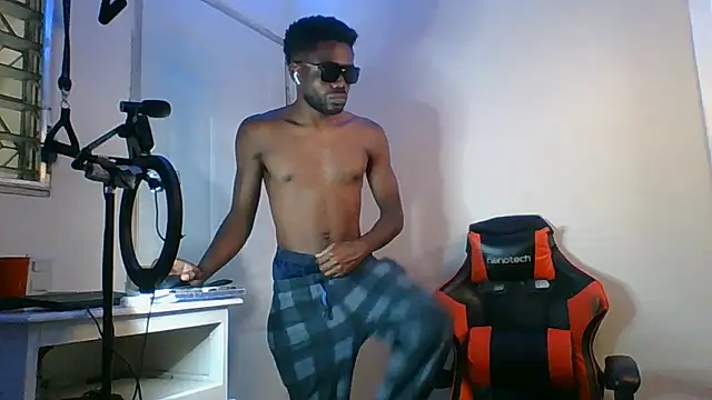 Snapshot of Suamyst_25 chatting on May 24, 2026, 4:45 pm Suamyst 25 online show from May 24, 2026, 4:45 pm