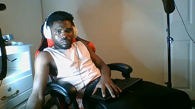 Snapshot of Suamyst_25 chatting on May 28, 2026, 4:43 am Suamyst 25 online show from May 28, 2026, 4:43 am