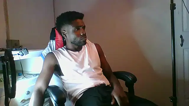 Snapshot of Suamyst_25 chatting on June 2, 2026, 5:20 am Suamyst 25 online show from June 2, 2026, 5:20 am