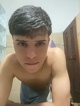 Snapshot of lucaaa_01 chatting on October 22, 2025, 10:53 pm lucaaa 01 online show from October 22, 2025, 10:53 pm